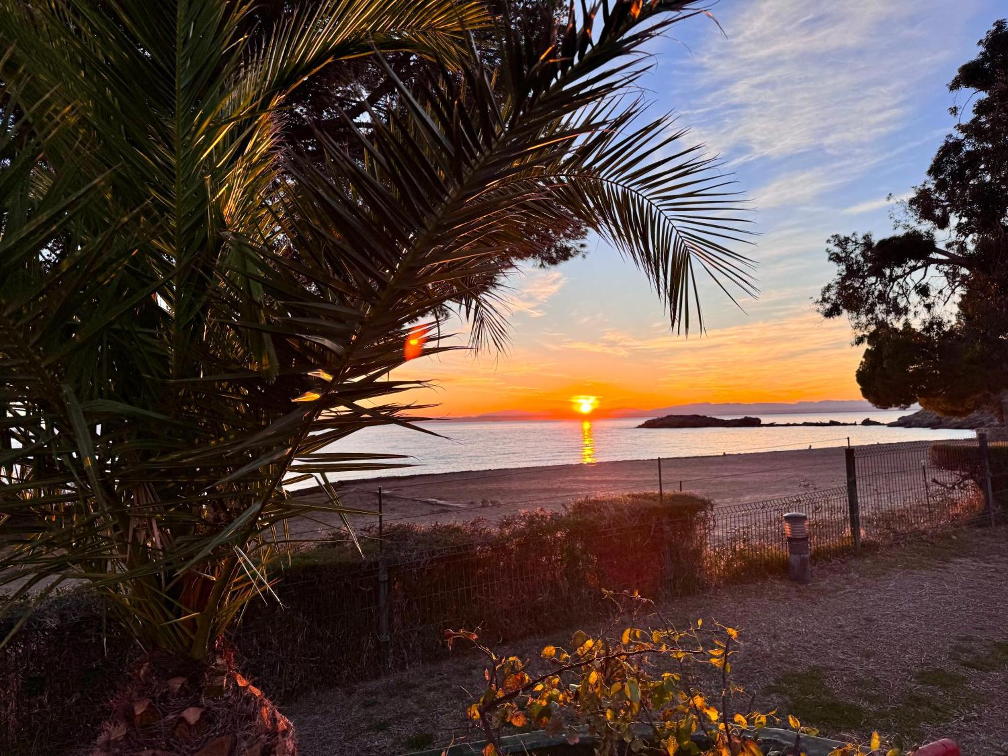 Almadrava Beach Росес Екстериор снимка